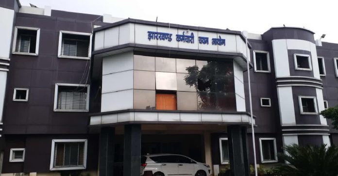 JSSC CGL में कथित गड़बड़ी पर CID का एक्शन, सचिव के घर और कार्यालय में छापेमारी