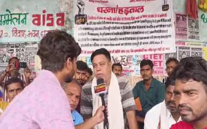 धनबाद में JFCI मजदूरों का अनिश्चितकालीन धरना, नई अनाज वितरण नीति के विरोध में जयराम महतो ने दिया समर्थन