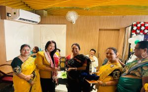 धनबाद में सखियां फाउंडेशन का दूसरा स्थापना दिवस मनाया गया, जिला परिषद अध्यक्ष शारदा सिंह ने दी शुभकामनाएं 3 धनबाद में सखियां फाउंडेशन का दूसरा स्थापना दिवस मनाया गया, जिला परिषद अध्यक्ष शारदा सिंह ने दी शुभकामनाएं