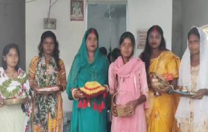 सावन के पहले सोमवार पर निरसा के शिवालयों में उमड़ी श्रद्धालुओं की भीड़, हर-हर महादेव के जयकारों से गूंजा क्षेत्र