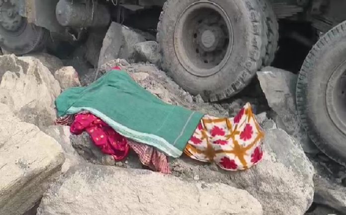 धनबाद के भूली में दर्दनाक हादसा: कोयला लोडिंग स्थल पर हाईवा की चपेट में आने से महिला की मौत