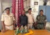 मोतिहारी में राम-जानकी और लक्ष्मण की अष्टधातु मूर्तियां चोरी, जमीन में दफन मिलीं; एक आरोपी गिरफ्तार मोतिहारी में राम-जानकी और लक्ष्मण की अष्टधातु मूर्तियां चोरी, जमीन में दफन मिलीं; एक आरोपी गिरफ्तार