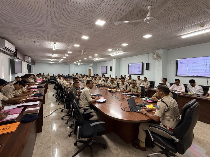 धनबाद पुलिस की बड़ी कार्रवाई, जुलाई में 445 नए कांड दर्ज तो 501 मामलों का हुआ निष्पादन; 92 लाख से अधिक जुर्माना 1
