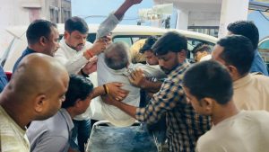 सड़क हादसे में घायल की मदद को आगे आए मेयर संजीव सिंह, खुद अस्पताल पहुंचाया 2