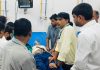 धनबाद में हादसे के बाद मेयर संजीव सिंह की मानवीय पहल, गंभीर घायल को पहुंचाया अस्पताल सड़क हादसे में घायल की मदद को आगे आए मेयर संजीव सिंह, खुद अस्पताल पहुंचाया 1
