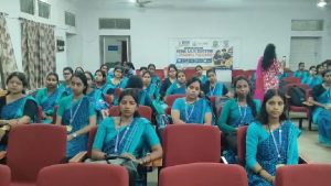 SSLNT महिला महाविद्यालय में साइबर सुरक्षा जागरूकता कार्यक्रम, प्रधानाचार्या ने सुनाया साइबर ठगी का अनुभव