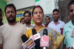 Jamua News: धरना स्थल पहुंचीं विधायक मंजू कुमारी, गौतम सागर राणा की मांगों पर की चर्चा 1 Jamua News: धरना स्थल पहुंचीं विधायक मंजू कुमारी, गौतम सागर राणा की मांगों पर की चर्चा