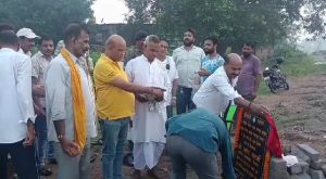निरसा के मोहुल बगान में 52 लाख से बनेगा BRC भवन, विधायक ने किया शिलान्यास