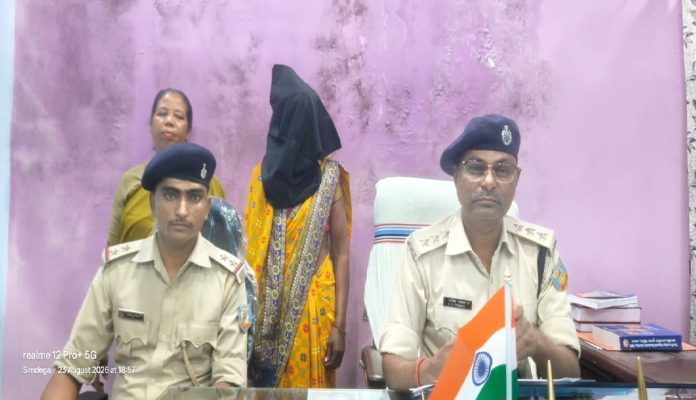 सिमडेगा में नाबालिग को गर्भपात कराने का आरोप, सिमडेगा पुलिस ने महिला को किया गिरफ्तार
