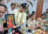 धनबाद में रक्षाबंधन पर खास पहल, छात्राओं ने DC-SSP को बांधी राखी; खुली समस्याओं की पोटली धनबाद में रक्षाबंधन पर खास पहल, छात्राओं ने DC-SSP को बांधी राखी; खुली समस्याओं की पोटली