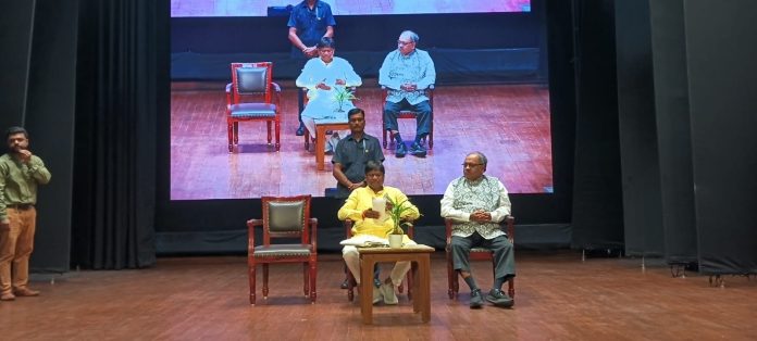 IIT ISM Dhanbad में खेलो इंडिया संवाद, सांसद ढुलू महतो ने युवाओं से किया फिटनेस का आह्वान
