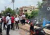 Dhanbad Scooty Fire: सरायढेला-गोविंदपुर मार्ग पर गुस्से में स्कूटी चालक ने लगाई आग, शोरूम पर लगाया लापरवाही का आरोप Dhanbad Scooty Fire