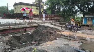 Jhilaya Pul Diversion Dhanbad: फिर बह गया झिलिया पुल का डायवर्सन, मैथन-कुमारधुबी-चिरकुंडा का संपर्क प्रभावित 3 Jhilaya Pul Diversion Dhanbad 1
