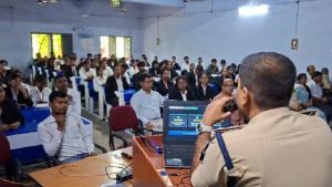 धनबाद लॉ कॉलेज में साइबर क्राइम रोकथाम कार्यशाला, सिटी एसपी ने विद्यार्थियों को बताए बचाव के तरीके 1