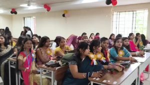 BBMKU में Farewell और Fresher पार्टी एक साथ, साड़ी में सजी छात्राओं ने बढ़ाई महोत्सव की रौनक 1
