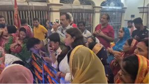 धनबाद के महावीर मंदिर में भव्य रुद्राभिषेक, उज्जैन की तर्ज पर हुआ महादेव का श्रृंगार 2 धनबाद के महावीर मंदिर में भव्य रुद्राभिषेक, उज्जैन की तर्ज पर हुआ महादेव का श्रृंगार
