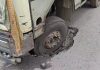 निरसा में अचानक धंस गई NH-19 की सर्विस रोड, गोफ में फंसा ट्रक का पहिया निरसा में अचानक धंस गई NH-19 की सर्विस रोड, गोफ में फंसा ट्रक का पहिया