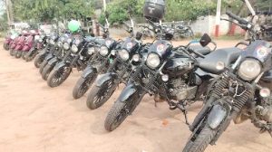 Sheikhpura News: महिला सुरक्षा के लिए पुलिस को मिले नए स्कूटी और बाइक