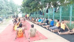Dhanbad News: गोल्फ ग्राउंड में मेला लगाने की तैयारी से भड़के स्थानीय लोग, सौंपा ज्ञापन 1 Dhanbad News: गोल्फ ग्राउंड में मेला लगाने की तैयारी से भड़के स्थानीय लोग, सौंपा ज्ञापन