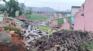 बाघमारा में फिर भू-धंसान, छाताबाद में दो दर्जन से अधिक घर जमींदोज 2
