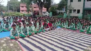 Giridih News: मिर्जागंज स्कूल में साइबर जागरूकता अभियान, छात्रों को बताए ऑनलाइन ठगी से बचने के तरीके