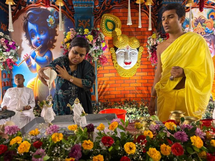 धनबाद में ऐतिहासिक जन्माष्टमी महा-महोत्सव, 10 हजार से ज्यादा भक्तों ने मनाया कृष्ण जन्मोत्सव