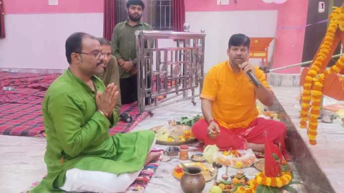 ठाकुर कुल्ही में जय श्री कृष्ण के जयकारों से गूंजा दुर्गा मंदिर, धूमधाम से मनी जन्माष्टमी