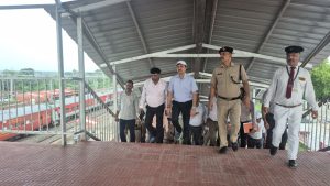 Railway News: GM डिम्पी गर्ग का बड़ा निरीक्षण, चंदौली से सोन नगर तक रेलवे की तैयारियों का जायजा
