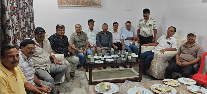 Housing Colony Chitragupt Puja: चित्रगुप्त पूजा को लेकर धनबाद में तैयारी शुरू, पुरानी समिति को फिर मिली जिम्मेदारी