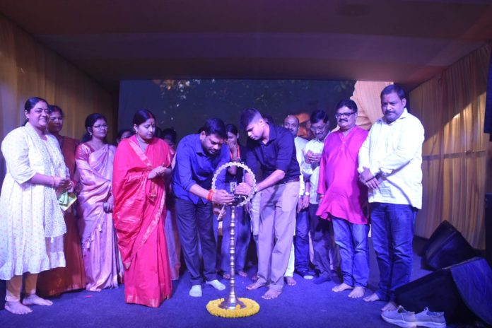 Bartand Food Box Dhanbad: बरटांड़ में शुरू हुआ फूड बॉक्स, संजीव सिंह और रागिनी सिंह ने किया उद्घाटन