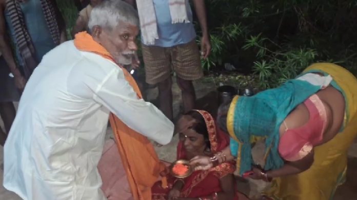 Bhagalpur Viral Video: भागलपुर की युवती ने लखीसराय में रचाई शादी, उम्र का फासला देख लोग हैरान