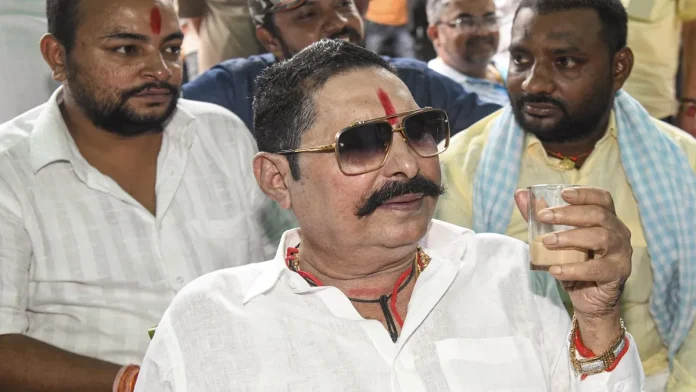 Bihar MLC Chunav: अनंत सिंह ने खोला पत्ता, अनुज सिंह को समर्थन का ऐलान; नीरज कुमार की बढ़ी चुनौती