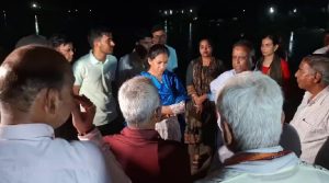 नवगछिया के राघोपुर बांध का डीएम ने किया देर रात निरीक्षण, बाढ़ से बचाव कार्यों का लिया जायजा
