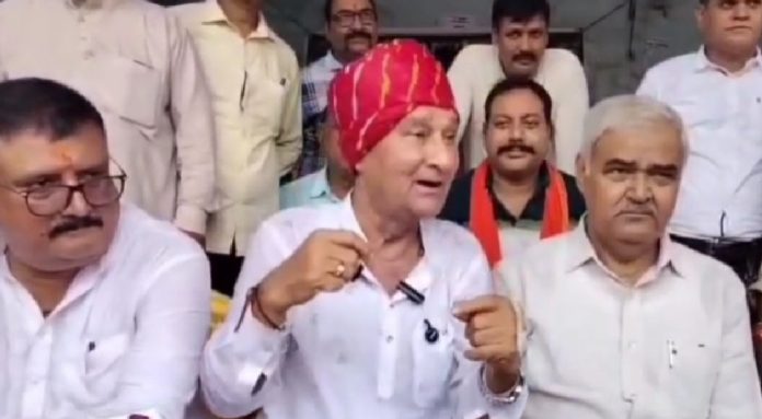 UGC के नए नियमों के खिलाफ धनबाद में प्रदर्शन, स्वर्ण समाज ने उठाई आर्थिक आधार पर आरक्षण की मांग