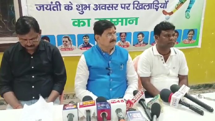 राज सिन्हा के विरोध के बीच DC का बड़ा बयान, धनबाद में तलाशा जा रहा स्थायी मेला ग्राउंड