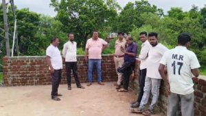 धनबाद में मोबाइल टावर पर चढ़ा 24 वर्षीय युवक, बातचीत के बाद सुरक्षित उतरा
