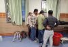 नंदलाल सिंह कॉलेज के प्रोफेसर पर जानलेवा हमला, शिक्षक पहुंचे अस्पताल; गिरफ्तारी की मांग नंदलाल सिंह कॉलेज के प्रोफेसर पर जानलेवा हमला, शिक्षक पहुंचे अस्पताल; गिरफ्तारी की मांग