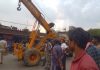 Dumri Truck Accident: डुमरी में झाड़ू लदा ट्रक दुर्घटनाग्रस्त, सड़क पर बिखरा सामान; आधे घंटे तक लगा जाम Dumri Truck Accident: डुमरी में झाड़ू लदा ट्रक दुर्घटनाग्रस्त 1