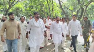 Sudivya Kumar Sonu Shraddh: दिवंगत मंत्री सुदिव्य कुमार सोनू के श्राद्ध कार्यक्रम में पहुंचे CM हेमंत सोरेन, नम आंखों से दी श्रद्धांजलि