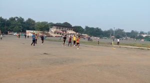 Dhanbad Golf Ground Protest: धनबाद गोल्फ ग्राउंड में मेला लगाने पर बवाल, खिलाड़ियों ने काला बिल्ला लगाकर जताया विरोध