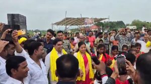 Tilawani Karam Mahotsav: करमा पर्व से पहले तिलावनी में उत्सव का माहौल, लोक संस्कृति की दिखी झलक