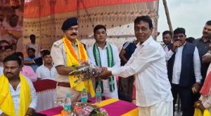 Tilawani Karam Mahotsav: करमा पर्व से पहले तिलावनी में उत्सव का माहौल, लोक संस्कृति की दिखी झलक