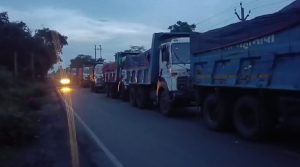 Nirsa MPL Heavy Vehicles Case: निरसा में भारी वाहनों के परिचालन पर विवाद, सड़क और प्रदूषण को लेकर उठी जांच की मांग