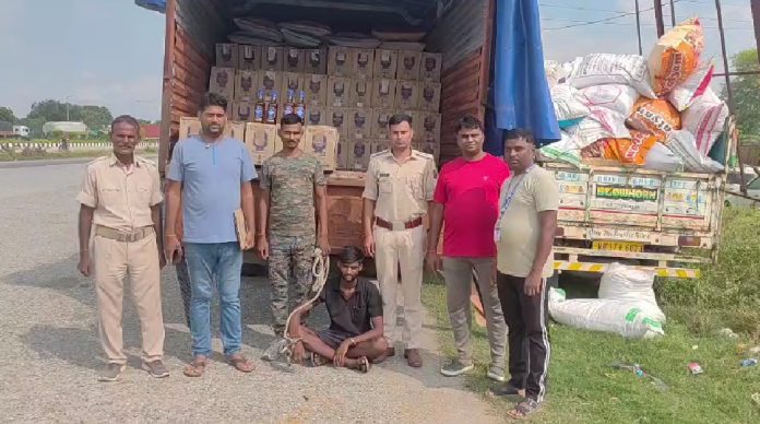 Gaya Liquor Smuggling: गया में शराब तस्करी का खुलासा, डीसीएम ट्रक से 300 कार्टून विदेशी शराब बरामद