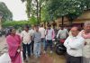 Topchanchi NGT Rules Violation: तोपचांची में NGT नियमों की जांच के दौरान हंगामा, जिला परिषद उपाध्यक्ष को धमकाने का आरोप Topchanchi NGT Rules Violation: तोपचांची में NGT नियमों की जांच के दौरान हंगामा, जिला परिषद उपाध्यक्ष को धमकाने का आरोप