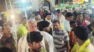 Kaimur Minister Convoy: कैमूर में चालान से नाराज बाइक सवार ने रोका मंत्री का काफिला, सड़क पर खड़ी की बाइक