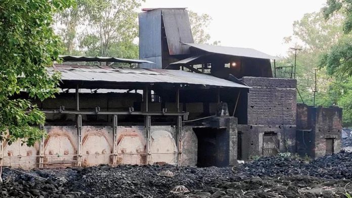 Dhanbad Coke Industry Crisis: धनबाद के हार्ड कोक उद्योग पर संकट, 90 इकाइयां बंद होने का दावा; 25 हजार रोजगार प्रभावित
