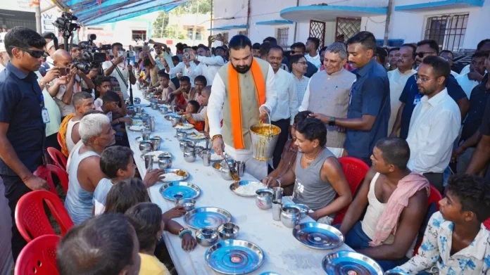 Patna Flood Relief: पटना में बाढ़ राहत का जायजा लेने पहुंचे CM सम्राट चौधरी, सामुदायिक रसोई से बाल केंद्र तक निरीक्षण