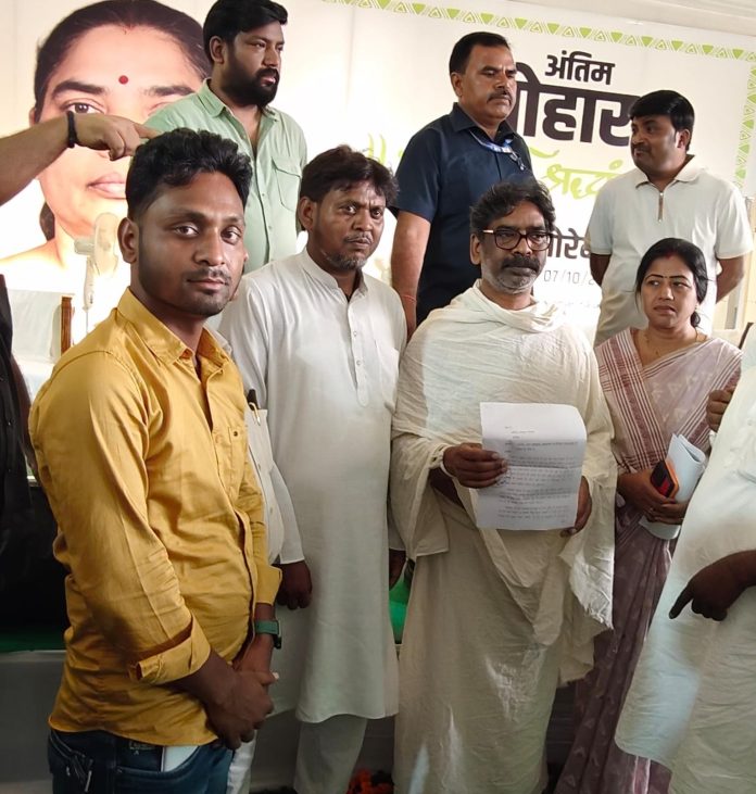 Shamim Ansari Hemant Soren Meeting: नेमरा पहुंचे शमीम अंसारी और मुख्तार अंसारी, मुख्यमंत्री हेमंत सोरेन से की मुलाकात