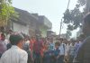 Dhanbad Bagsuma Love Affair Case: धनबाद के बागसुमा में प्रेम प्रसंग पर बवाल, ग्रामीणों ने युवक को पीटकर पुलिस को सौंपा Dhanbad Bagsuma Love Affair Case: धनबाद के बागसुमा में प्रेम प्रसंग पर बवाल, ग्रामीणों ने युवक को पीटकर पुलिस को सौंपा